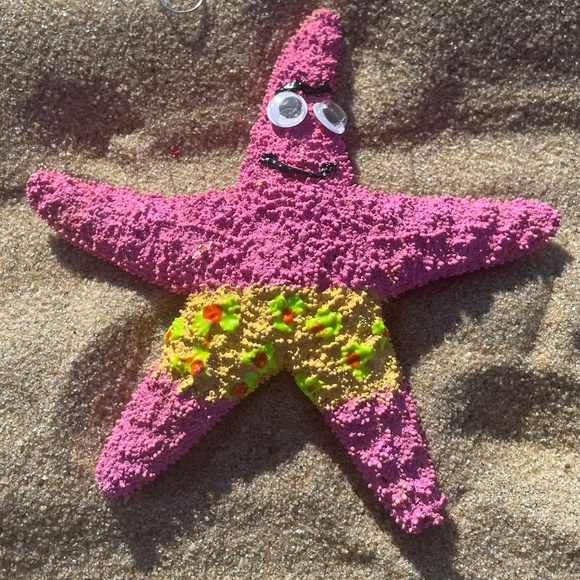 Sponge Bob Patrick Starfish Ornament by the Seashore. Coastal Christmas - Picture 1 of 1